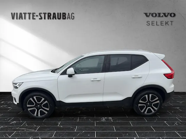 VOLVO XC40 2.0 B4 MH Momentum AWD