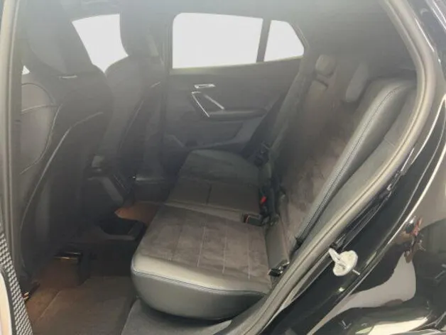 BMW X2 U10 20i sDrive paddles