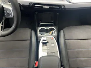 BMW X2 U10 20i sDrive paddles