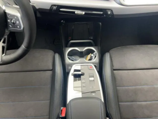 BMW X2 U10 20i sDrive paddles