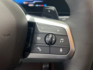 BMW X2 U10 20i sDrive paddles
