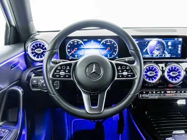 MERCEDES-BENZ A 200