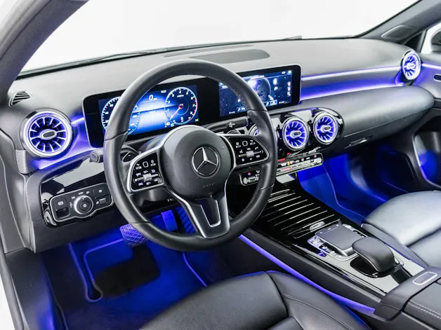 MERCEDES-BENZ A 200