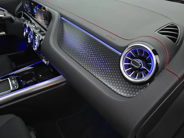 MERCEDES-BENZ EQA 300 4MATIC Excellence AMG Line