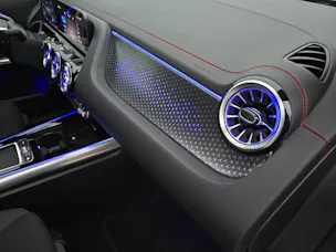 MERCEDES-BENZ EQA 300 4MATIC Excellence AMG Line