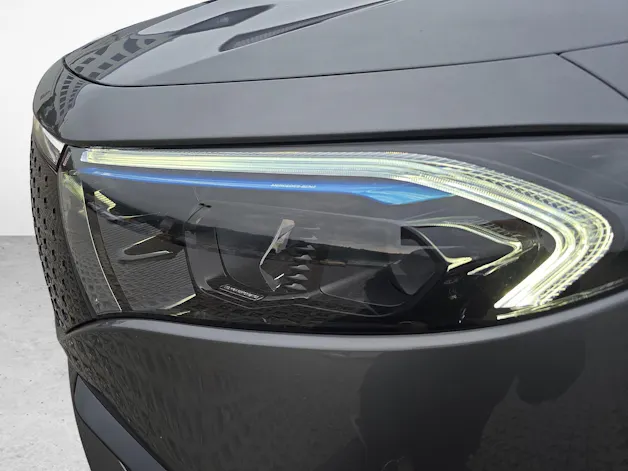 MERCEDES-BENZ EQA 300 4MATIC Excellence AMG Line