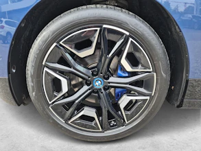 https://vehicle.imgix.net/4518942/f1b8bfbd-c07d-40cf-b364-bc3f750dd4fb.jpg