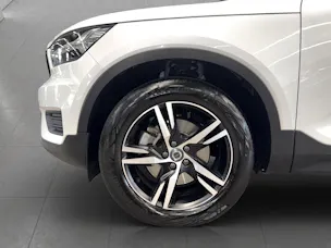 VOLVO XC40 2.0 B4 MH R-Design AWD