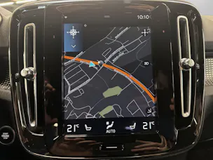 VOLVO XC40 2.0 B4 MH R-Design AWD