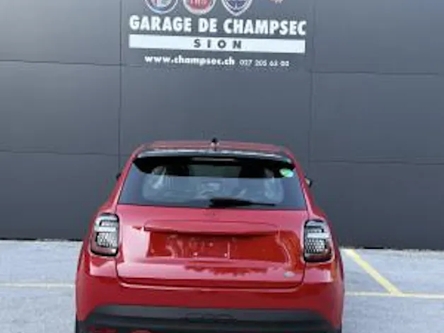 FIAT 600e Red