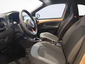 https://vehicle.imgix.net/4519284/d92632bb-e180-487e-a42f-27d2f5071d6b.jpg