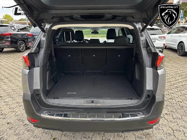PEUGEOT 5008 1.2 PureTech Allure Pack