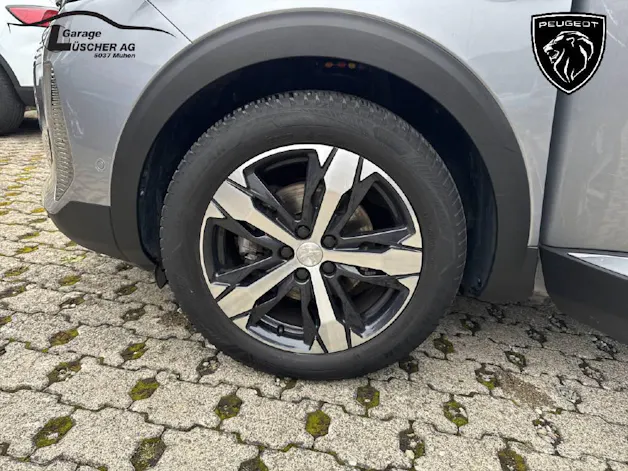 PEUGEOT 5008 1.2 PureTech Allure Pack