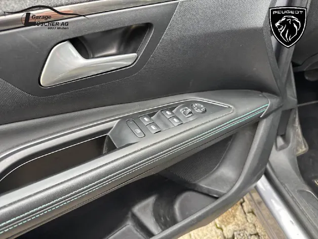 PEUGEOT 5008 1.2 PureTech Allure Pack