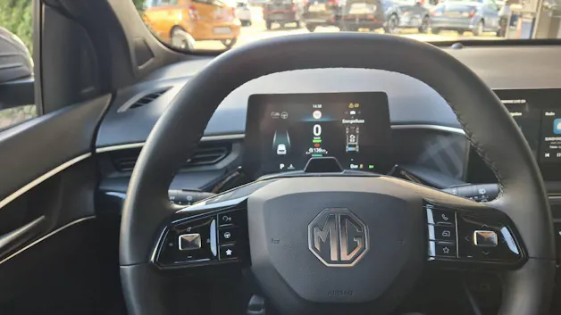 MG 3 1.5 Hybrid Luxury