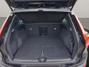 VOLVO XC40 2.0 B4 MH Plus Bright