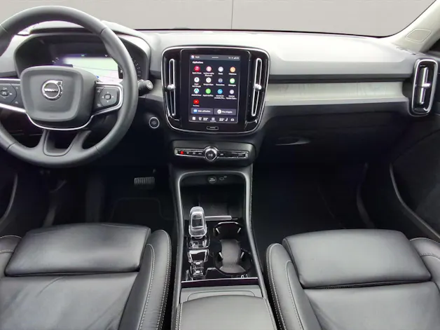 VOLVO XC40 2.0 B4 MH Plus Bright