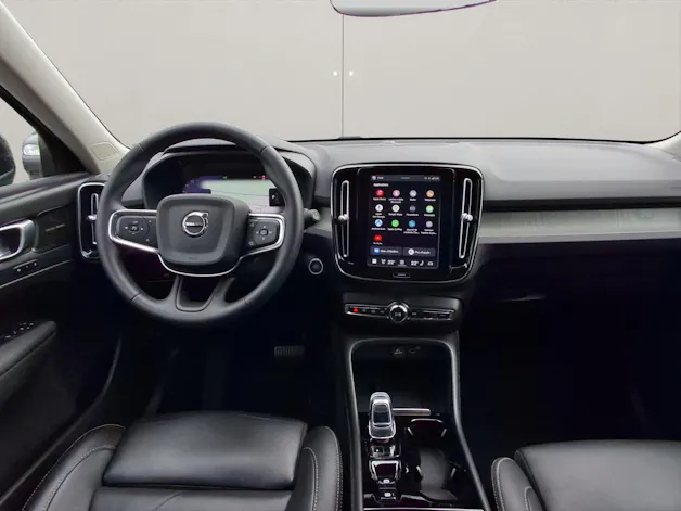 VOLVO XC40 2.0 B4 MH Plus Bright