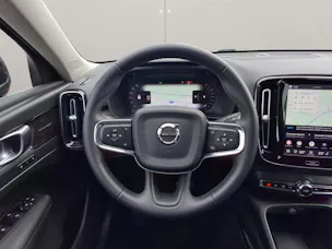 VOLVO XC40 2.0 B4 MH Plus Bright