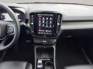 VOLVO XC40 2.0 B4 MH Plus Bright