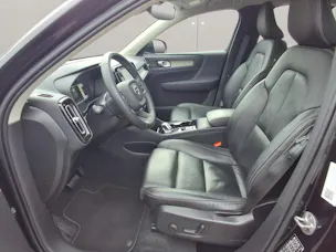 VOLVO XC40 2.0 B4 MH Plus Bright