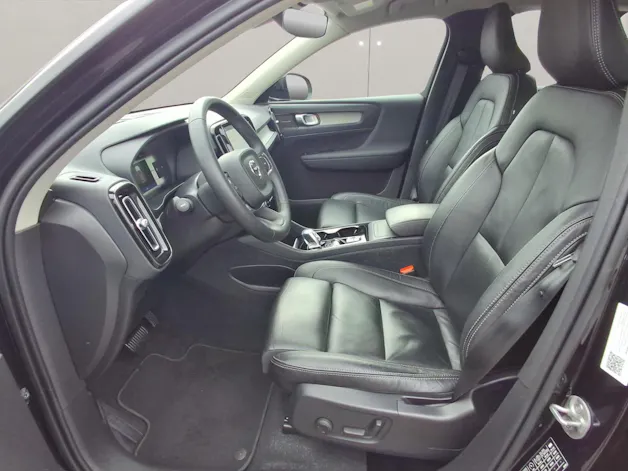 VOLVO XC40 2.0 B4 MH Plus Bright