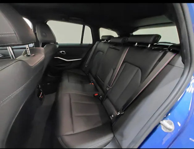 BMW 320d xDrive 48V Touring Steptronic M Sport Pro + AHK 1800kg