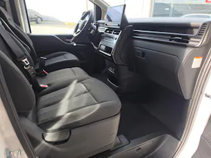 HYUNDAI Staria 84 kWh Amplia