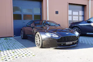 ASTON MARTIN V8 Vantage 4.7 Sportshift "* CH Véhicule * GPS * Sièges Electriques/Chauffants * Phares xénon * Tempomat *"