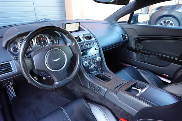 ASTON MARTIN V8 Vantage 4.7 Sportshift "* CH Véhicule * GPS * Sièges Electriques/Chauffants * Phares xénon * Tempomat *"