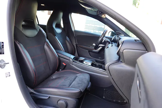 MERCEDES-BENZ A 250 AMG Line "* Pack AMG Line * Capteurs avant/arrière * Tempomat * Clim Auto * Sièges AMG * Jantes 18 *"