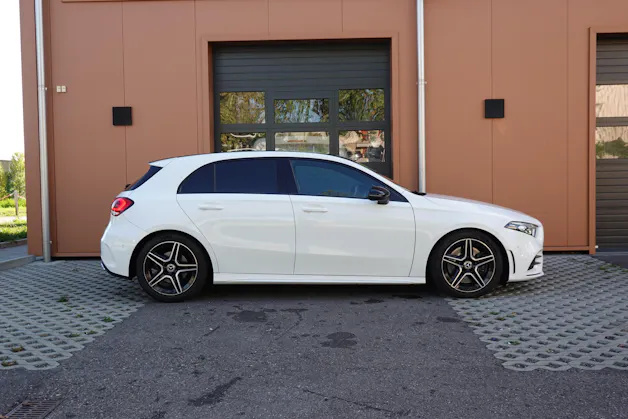 MERCEDES-BENZ A 250 AMG Line "* Pack AMG Line * Capteurs avant/arrière * Tempomat * Clim Auto * Sièges AMG * Jantes 18 *"