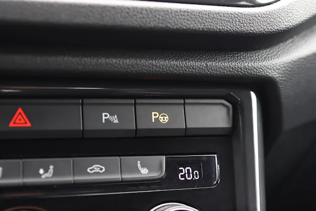 VW T-Roc 1.5 TSI Sport DSG 4motion * SOUNDSYSTEM BEATS * RÜCKFAHRKAMERA * PACK INFOTAINMENT *