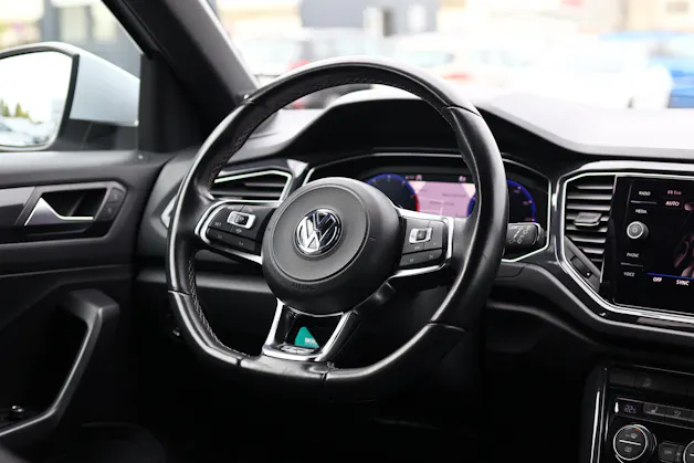 VW T-Roc 1.5 TSI Sport DSG 4motion * SOUNDSYSTEM BEATS * RÜCKFAHRKAMERA * PACK INFOTAINMENT *