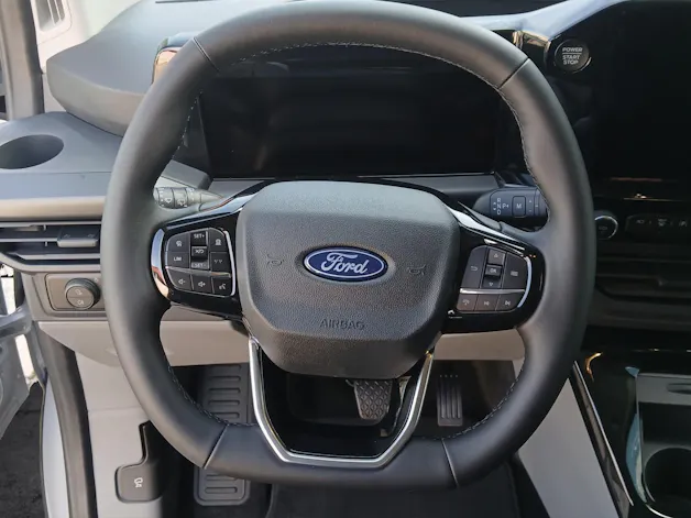FORD Tourneo Custom Bus 320 L1 2.0 EcoBlue 170 Sport 4x4
