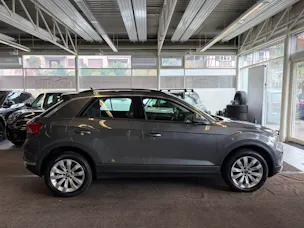 VW T-Roc 1.5 TSI EVO Advance DSG | Anhängerkupplung | Kamera | Winterpaket | Wireless App Connect |