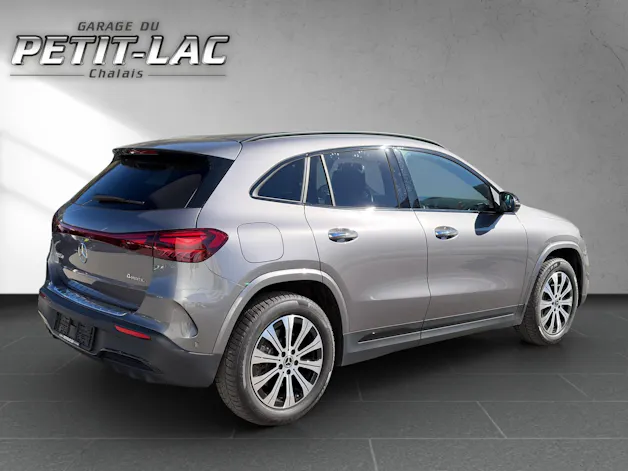 MERCEDES-BENZ EQA 350 AMG LINE 4Matic Swiss Star