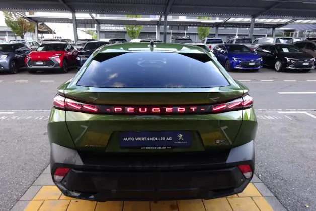 PEUGEOT 408 1.2 HEV 145 GT Excl.