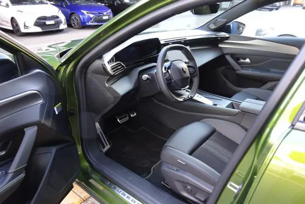 PEUGEOT 408 1.2 HEV 145 GT Excl.