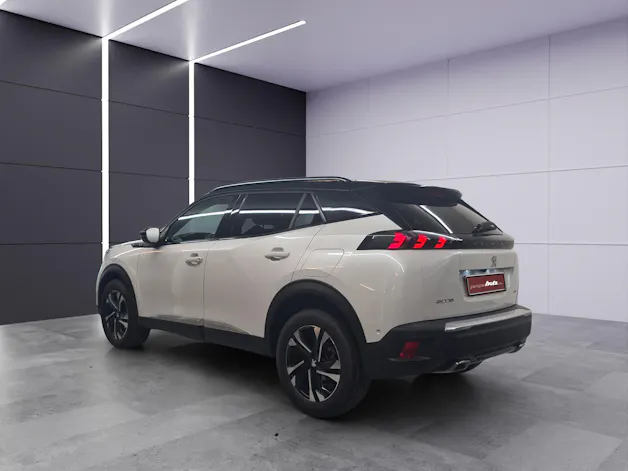 PEUGEOT 2008 1.2 GT
