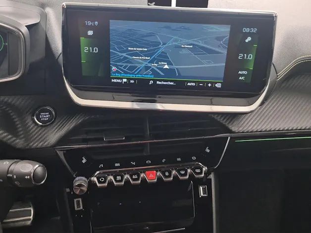 PEUGEOT 2008 1.2 GT