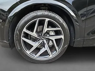 AUDI Q6 e-tron quattro