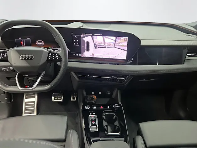 AUDI Q6 e-tron quattro