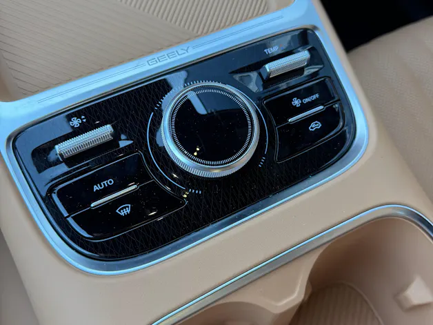 Geely STARRAY EM-i Max+29.8 kWh cloudveil silver