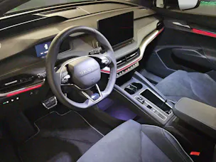 SKODA Elroq 85x Sportline 4x4
