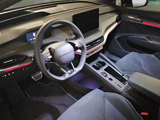 SKODA Elroq 85x Sportline 4x4