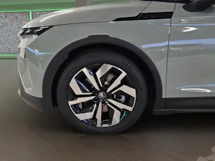 SKODA Elroq 85x Sportline 4x4