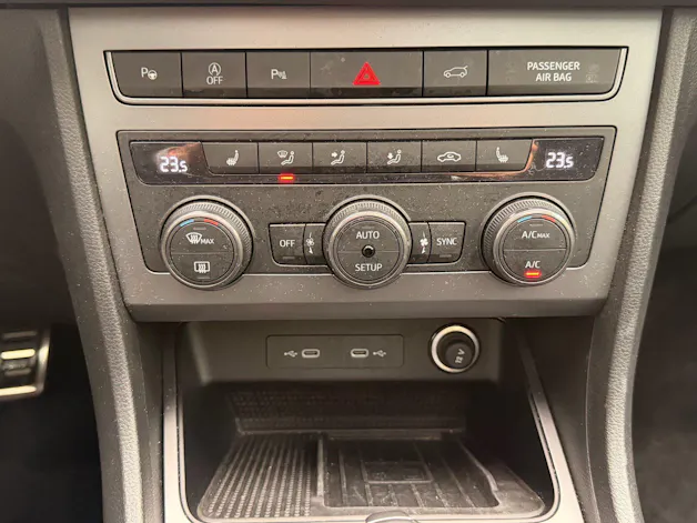 CUPRA Ateca 1.5 TSI ***ANHÄNGERKUPPLUNG & PANORAMADACH***