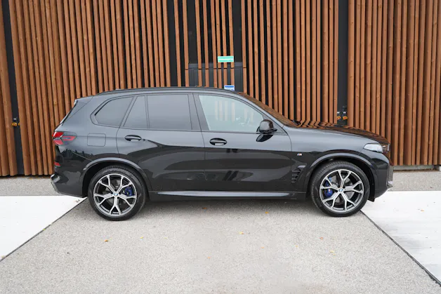 BMW X5 xDRIVE 48V 40i M SPORT PRO BLACK STEPTRONIC l 381 PS