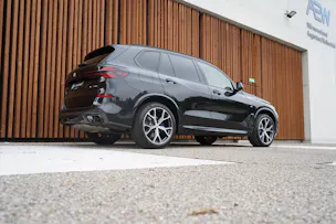 BMW X5 xDRIVE 48V 40i M SPORT PRO BLACK STEPTRONIC l 381 PS